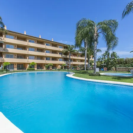 Perfect Location Between Golf And Apartment *